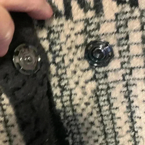 Nado Apparel Thick Warm Sweater Coat w 2 Large Pockets Snap Closure Fuzzy Collar - Picture 8 of 10